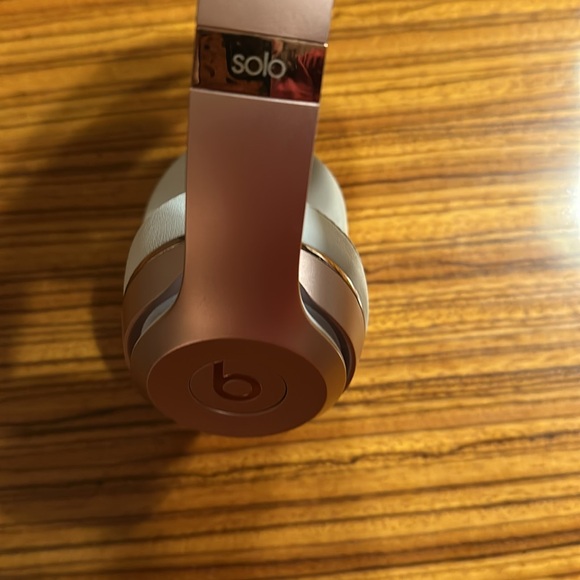 Beats by Dr. Dre Beats Solo3 Wireless On-Ear Headphones - Rose Gold - Picture 4 of 7